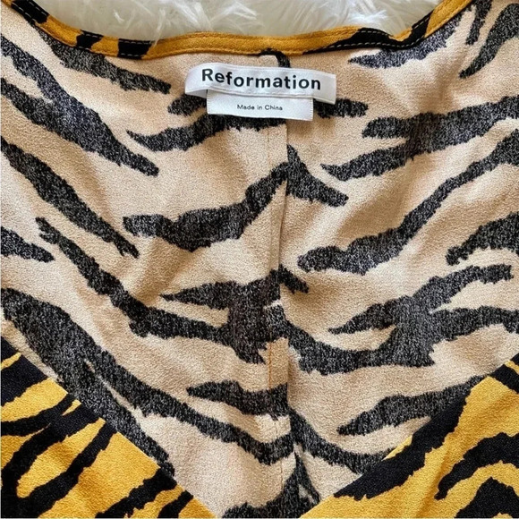 Reformation tiger print blouse - Picture 4 of 5